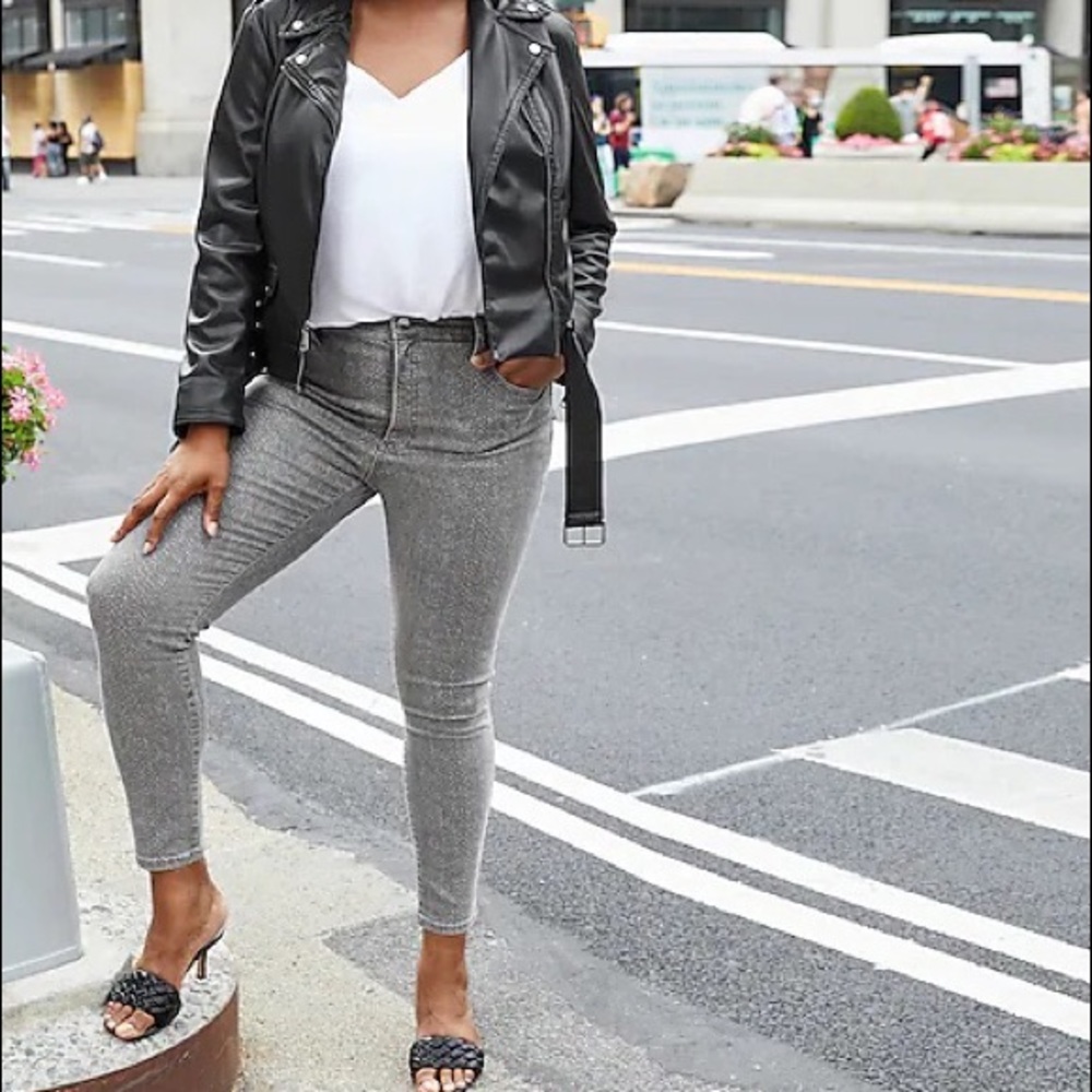 EXPRESS DENIM - Gray Snake